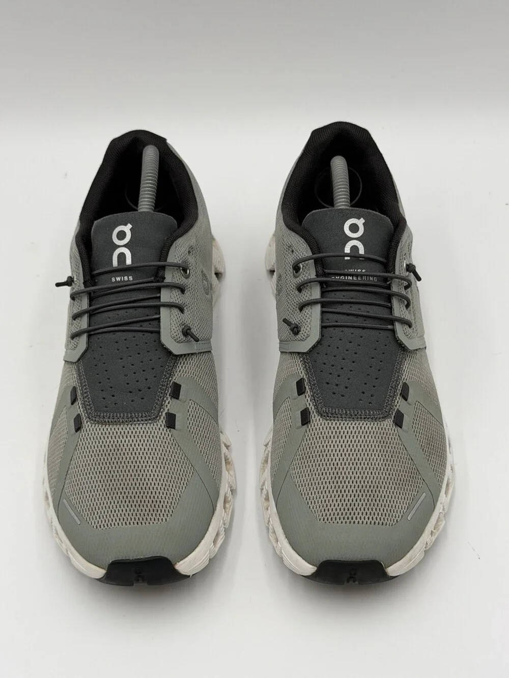 On Cloud 5 Running Shoes Womens Sz 11  Sneakers Athletic Walking Training Gray